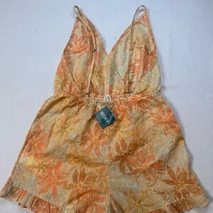 NEW SMALL ROXY FLORAL PEACH BEACH RESORT ROMPER RUFFLE SHORTS OVERALLS SUMMER